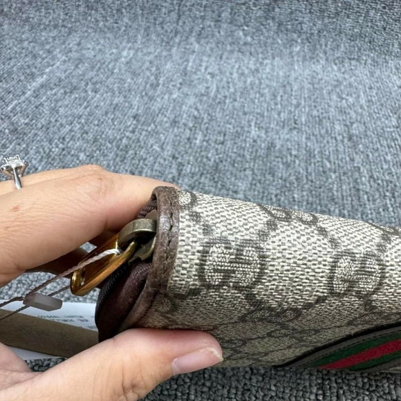 100% Authentic Gucci Leather Wallet - Picture 10 of 16